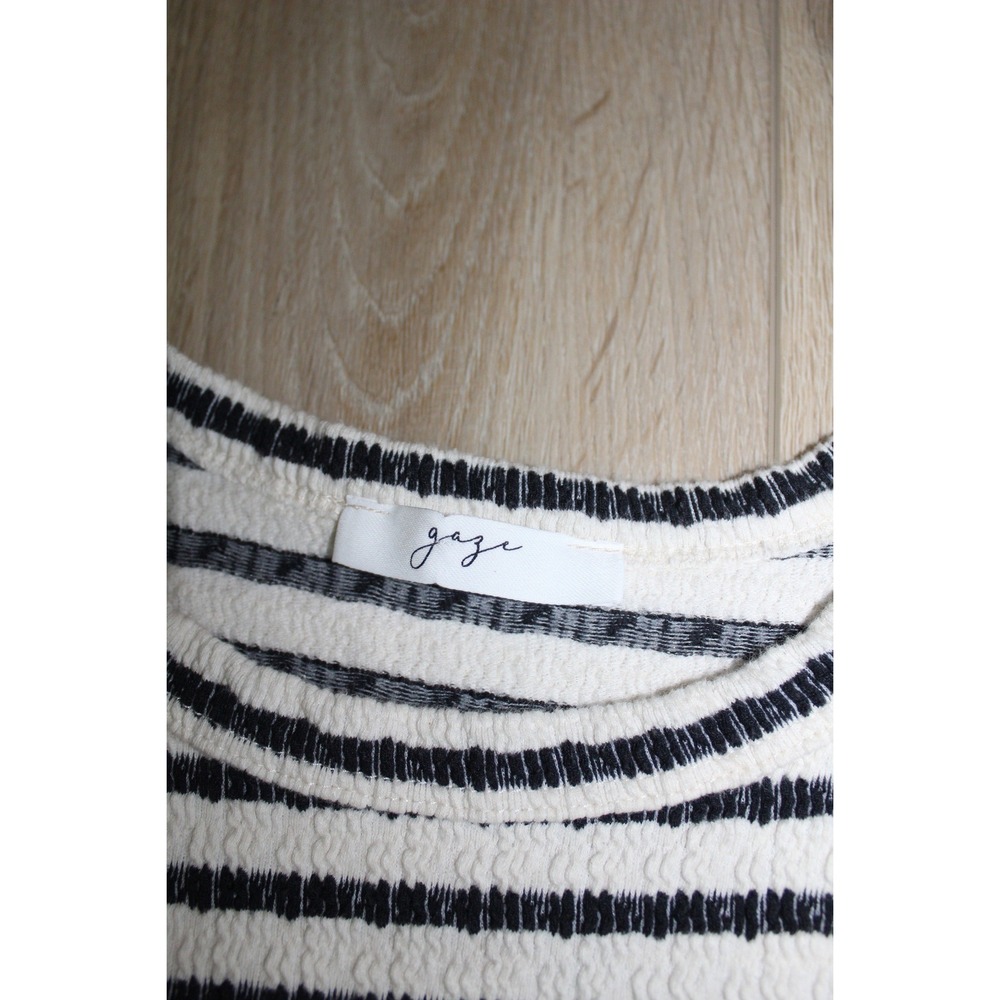 Gaze Women Cream Navy Blue Striped Textured Sleeveless Crew Neck Tank Top - Picture 2 of 5